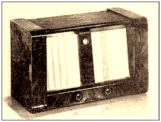 Ein Schwarz-Weiß-Foto eines altmodischen Fernsehers mit rechteckiger Form, schwarzem Rahmen und weißem Bildschirm auf einem weißen Hintergrund mit leicht unscharfen Rändern für einen vintage-Look.