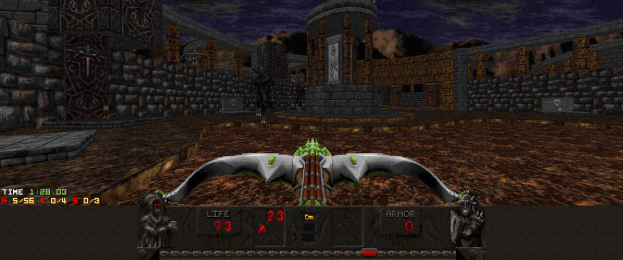 Ein Dungeon in *Dungeon Master II* mit einem Drachen in der Mitte, umgeben von Wänden, Säulen und Gegenständen, mit Spielstatistiken am unteren Rand.