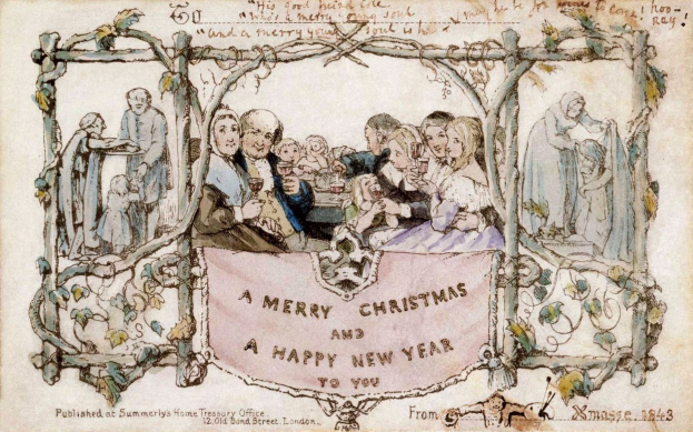 Eine Gruppe von Menschen in festlicher Kleidung versammelt sich um einen Tisch unter einem Banner mit der Aufschrift "Fröhliche Weihnachten und ein gutes neues Jahr", die fröhlich lächeln.